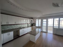 Er-taş'tan Pazarcık Merkezde Ana Bulvar Üzeri Bakımlı Ve Geniş 3+1