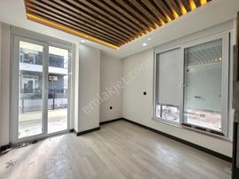 V.karşıyaka'da_geniş 1+1 Arakat Şehir Hastanesine Yakın Düştüü