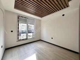 V.karşıyaka'da_geniş 1+1 Arakat Şehir Hastanesine Yakın Düştüü