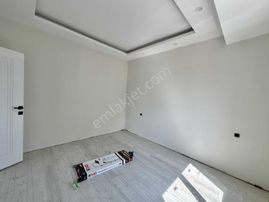 F.çakmak'ta_1+1_tramvay Üzeri Havuzlu Site İçerisinde