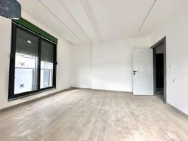 Esentepe'de_2+1 95m2_satılık Katta Daireler