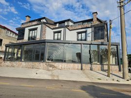 180 M2 Net Kullanım,300 M2 Depo Alanlı, Asansörlü Kiralık Dükkan