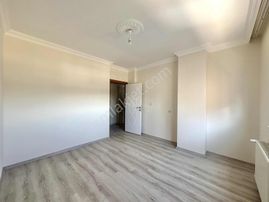 Konum Harikası Cadde Üzeri 3+1 140m2 Doğalgazı Hazır Arakat