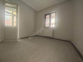 Incırlı De 3+1 1 Ncı Kat Satılık Daıre