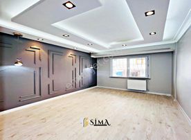 Meydana Yürüme Mesafesinde Caddeye 3 Dk 2+1 Fırsat Geniş Daire!