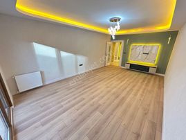 Taner'den Öveçler Vadisi Yanı Arakat Asansörlü Süper Lüks Ön Cephe Çift Banyo