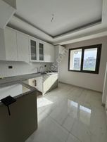 Zeki Emlak'tan Muradiye'de Site İçinde Satılık 2+1 Daire