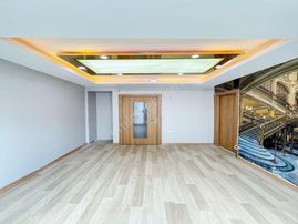 Sima Yapı'da Ana Caddeye Yürüme Mesafesinde Ara Kat 1+1 Full Dekorlu Daire