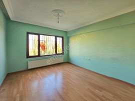 Taner'den Dikmen'de Genç Binada 2+1 Kombili Bağımsız Boş Daire