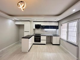 Taner'den Sokullu Caddesinde 3+1 Geniş Balkonlu Lüks Yapılı Amerikan Mutfak