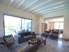 Bodrum Torbada Satılık Müstakil Bahçeli Lüks Villa Korunaklı Ev Havuzlu Bakımlı