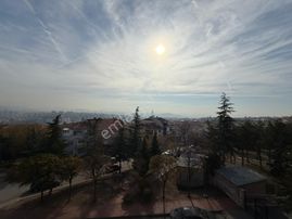 Kariyer'den Tepebaşın'da Manzaralı Katta Ultra Lüx Yapılı 3+1 Daire