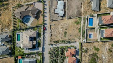 Foça Köyde Villa İmarlı Satılık Arsa