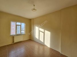 Bosna Hersek Mahallesi’nde Selçuk Üniversitesine Oldukça Yakın Bakımlı 3+1 Satılık Fırsat Daire