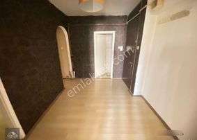 Görkem'den 3+1 Kombili Cadde Paraleli Balkonlu Kat Konumunda