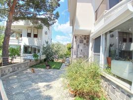 Eu Gayrimenkul'den Çanakkale Küçükkuyu Sahilde Asansörlü Denize 80 Metre Mesafede Tripleks 4+1 Villa