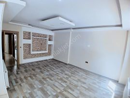 Eu Gayrimenkul'den Balıkesir Edremit Merkezde Bahçe Kullanımlı Giriş Kat 2+1 Ön Cephe Daire