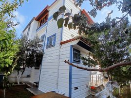 Eu Gayrimenkul^den Balıkesir Edremit Güre Ssk Mevkii Denize Yakın Tripleks 2+1 Villa