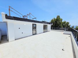 Eu Gayrimenkulden Balıkesir Edremit Gürede Denize 2 Nci Parsel Sıfır 3+1 Villa