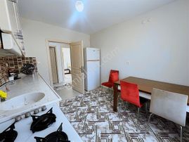 2+1 Ayarında Büyük Ayrı Mutfaklı 1+1 Ful Eşyalı Kiralık Daire