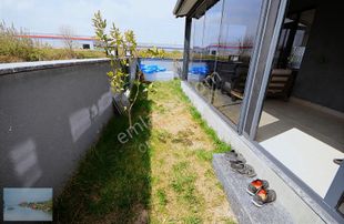 Karasu Çarşı Merkezde Müstakil Bahçeli 3+1 Cam Balkonlu Ev