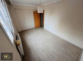 Sm Gayrimenkul'den 2+1 Köşe Arakat Kiralık Daire Okul Civarı