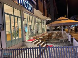 Blue Emlak'tan Devren Kiralık Waffle&kafe