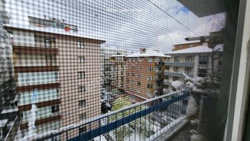 Güler^den Ucuzz Özevlerde Metro Dibi 5.kat 3+1 Cadde Üstü 110m2