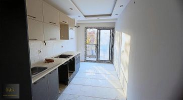 Muradiyede Satılık 3+1 Ara Kat Daire