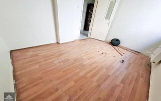 Uzman Emlak'dan Yunusemre Cadde Yakını Giriş Katta 2+1 Daire