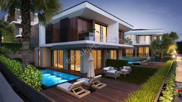 Soğucak'ta Deniz Manzaralı Özel Havuzlu 4+1 Villa...