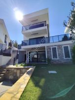 Geniş Ve Ferah Yaşam Alanı! Özel Havuzlu 5+2 Müstakil Villa