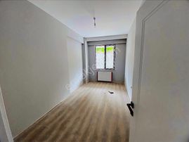 Yg'den Sahile Yürüme Mesafesi Ayrı Mutfak 3+1 Zemin Kat