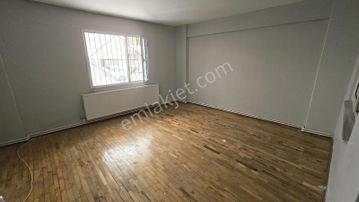 İzmir, Karşıyaka, Nergiz, Goncalar Mahllesinde 3+1 Satılık Daire