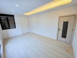 Tramvaya Ve Şehir Hastanesine Çok Yakın Sıfır Geniş Daire