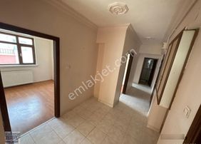 Malazgirt Mh 3+1 Katta Caddeye Yakın Çift Balkonlu Kiralık Daire