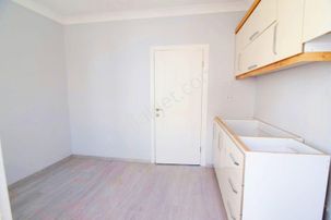 Akçay'da Merkezde Denize 200 M 2+1 Ayrı Mutfak Ön Cephe* Kaçmaz*