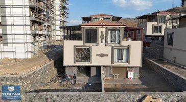 Turyap Metropol'den Çamurlu Mah. Satılık Lüks Villa