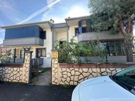 Serdivan Arabacıalanı Mah. İki Avm Arası Harika Lokasyonda 3+1 Yüksek Giriş Net:140 M2 Satılık Daire