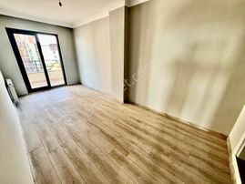 Yükselden Kadıköyde Full Deniz Manzaralı Geniş 3+1 Daire