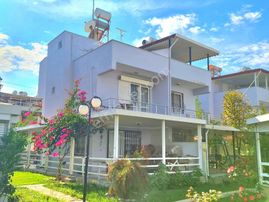 Davutlar Sahil Sitelerinde Denize Yakın Havuzlu Sitede 3+1 Villa