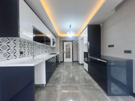 Ufuk Kılıç Emlak'tan Hastane Yakını 4+1 Sıfır 14.kat Site Dairesi