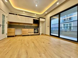 ꧁ay Emlaktan꧂akçayda Doğalgazlı Asansörlü Satılık 1+1geniş Daire