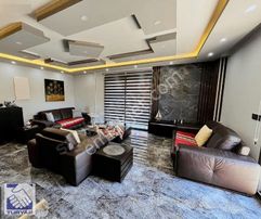 Kuşadası'nda Çift Havuzlu Tam Müstakil Satılık Villa