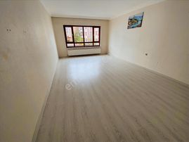 Gülbaba Cad Üzerinde 3+1 Bagımsız Ön Cephe Masrafsız Daire