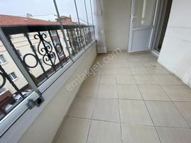 Gülbaba Cad Üzerinde 3+1 Bagımsız Ön Cephe Masrafsız Daire