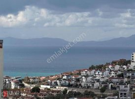 Kuşadası Merkezde Havuzlu Sitede Deniz Manzaralı Satılık Daire