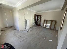 Kuşadası Marinada Muhteşem Deniz Manzaralı 7+1 Villa