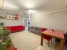 Mertcan'dan Kavakpınar Mah.caddeye 3dk İskanlı Ara Kat 2+1 Daire