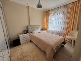 Merkezi Konumda Site İçi Yenilenmiş 3+1 Satılık Daire